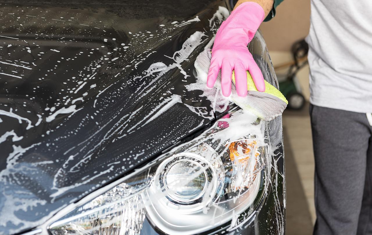 Jak wybrać myjnię samochodową?